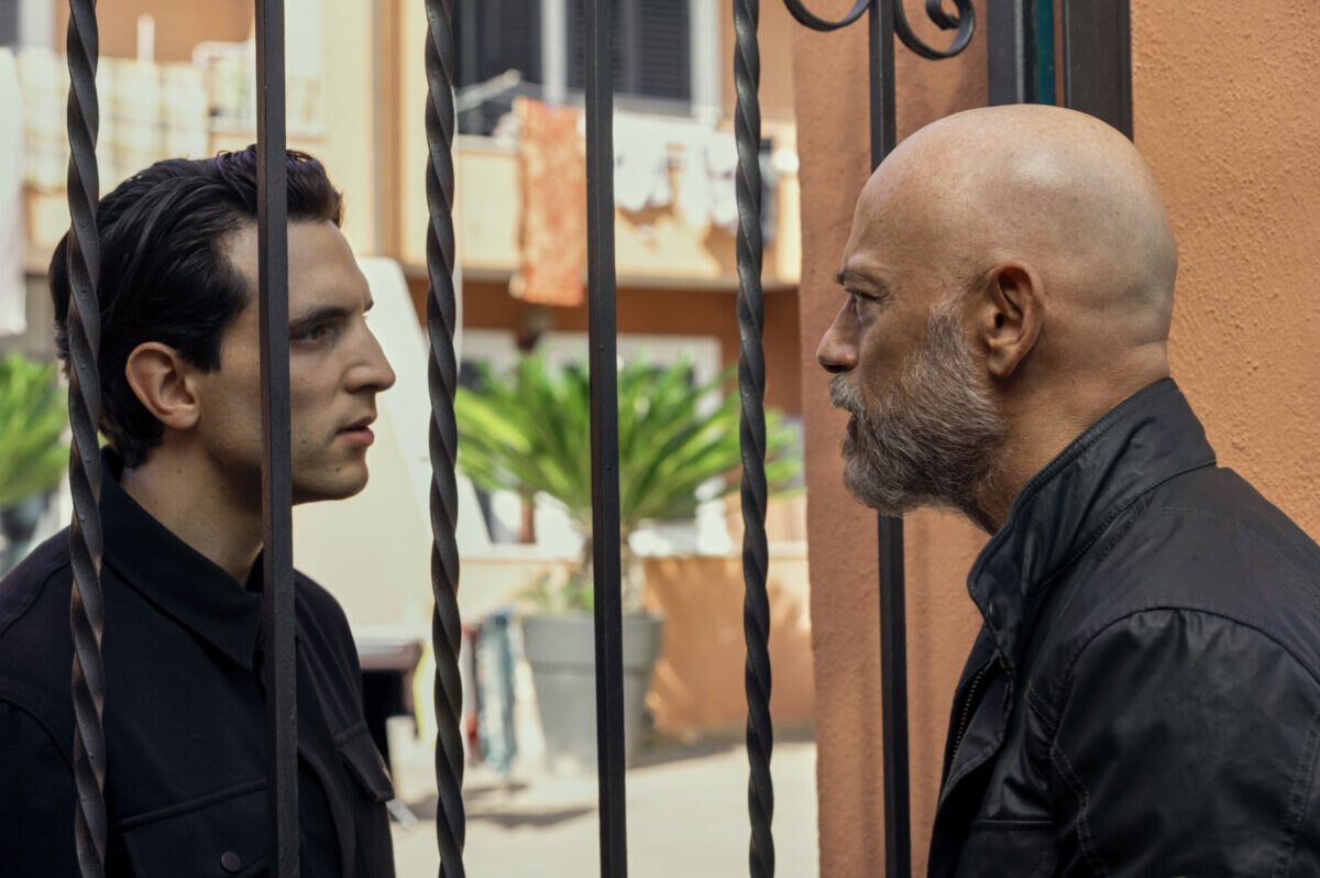 Giacomo Ferrara jako Alberto a Filippo Nigro jako Cinaglia v dramatickém thrilleru Suburraeterna.