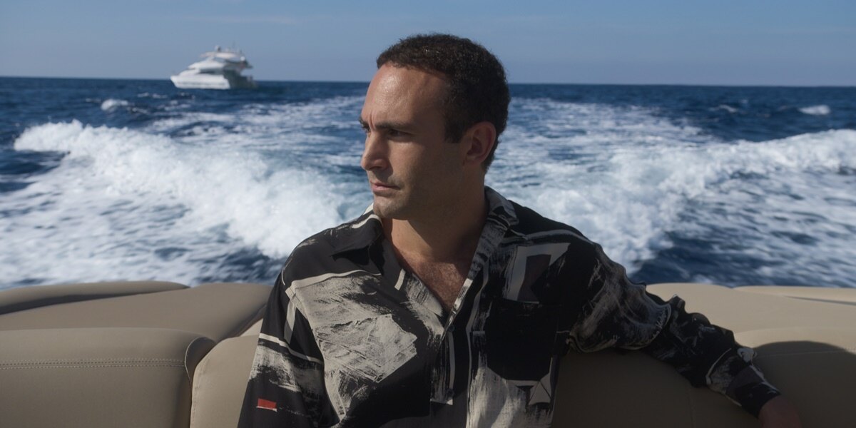 Dodi Fayed u moře v seriálu Koruna