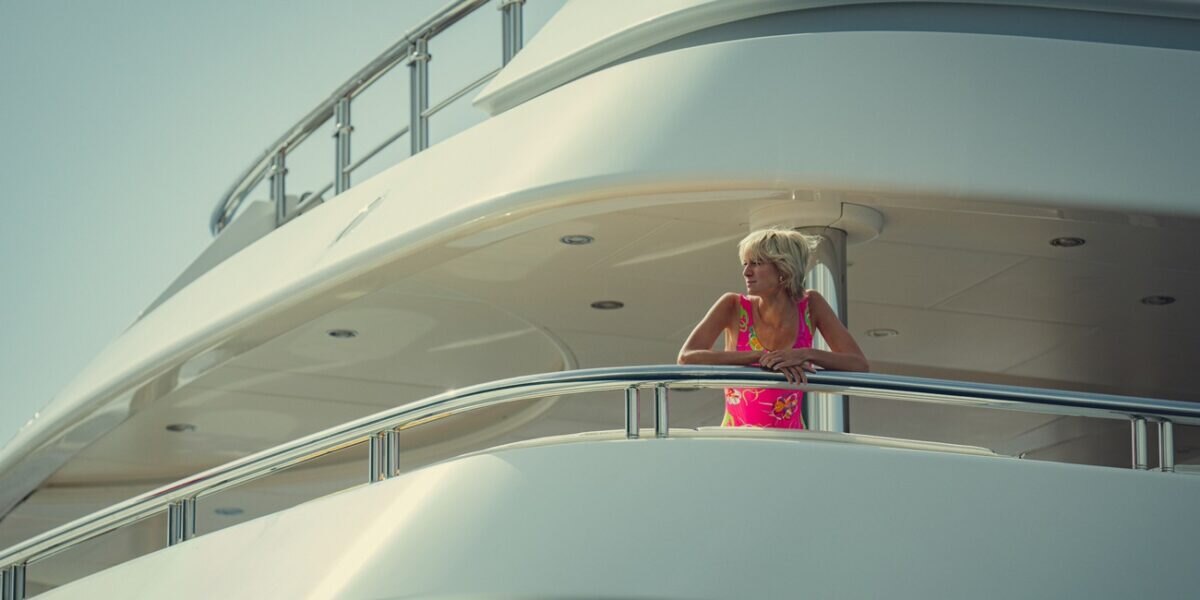 Princezna Diana na jachtě v seriálu Koruna