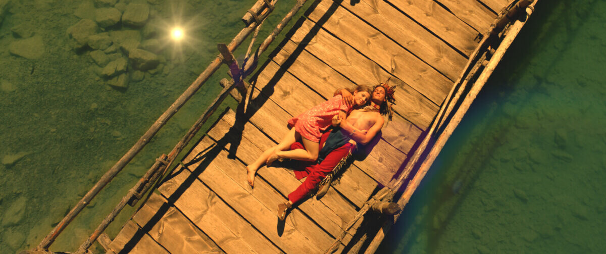 Zamilovaný pár na mostě ve filmu Indián