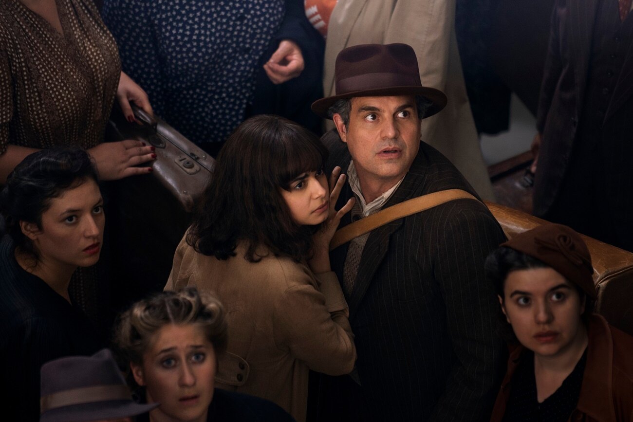Očekávané drama z 2. světové války konečně dorazilo na Netflix. Líčí její bezbřehou krutost, ale přináší i světlo a naději