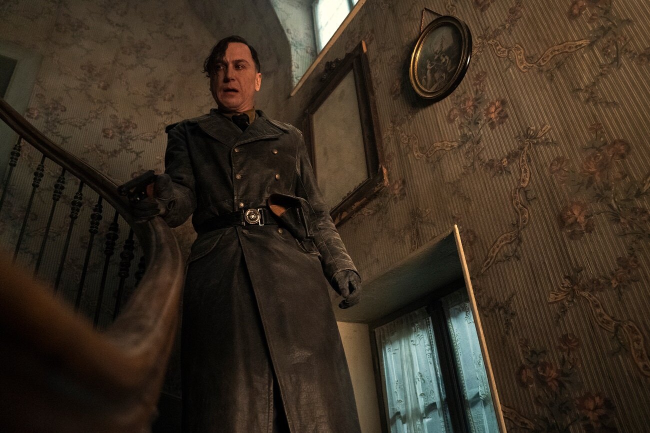 Očekávané drama z 2. světové války konečně dorazilo na Netflix. Líčí její bezbřehou krutost, ale přináší i světlo a naději