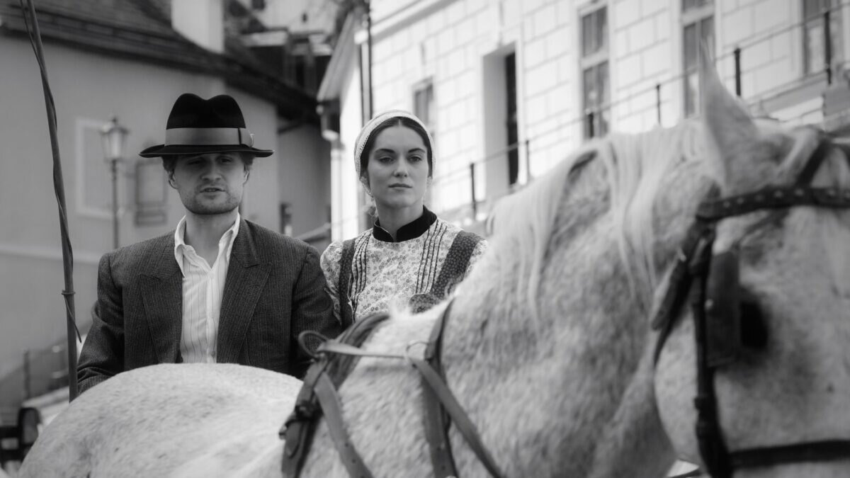 Novomanželé s koněm ve filmu Piargy