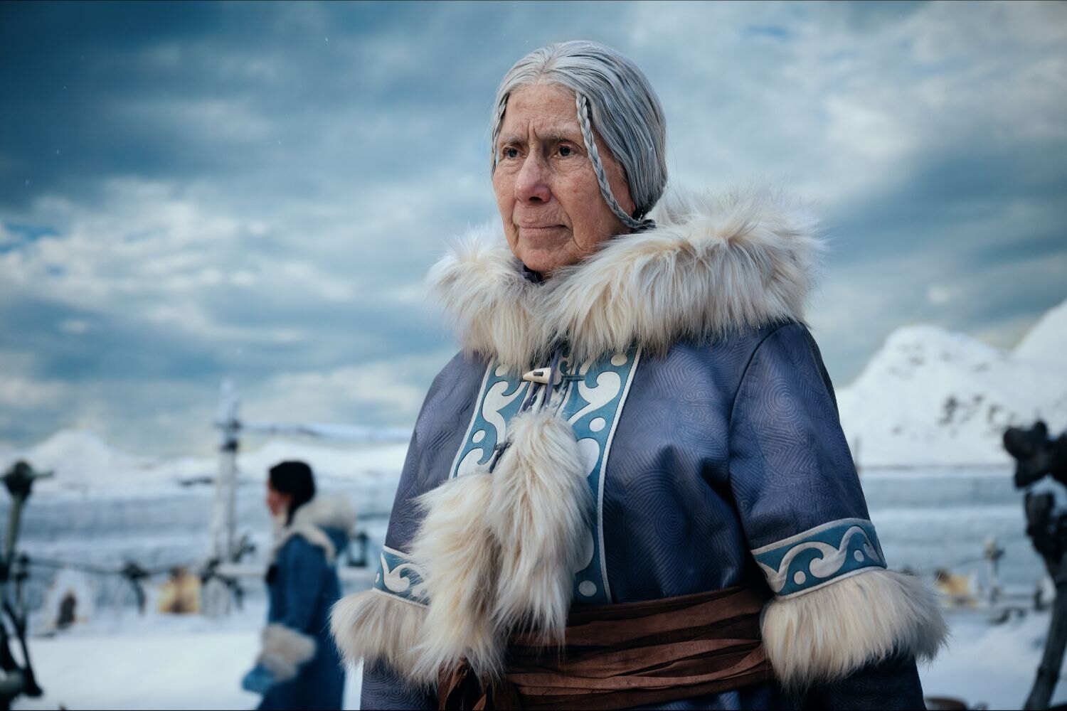Casey Camp-Horinek jako Gran Gran v seriálu Avatar: Legenda o Aangovi.