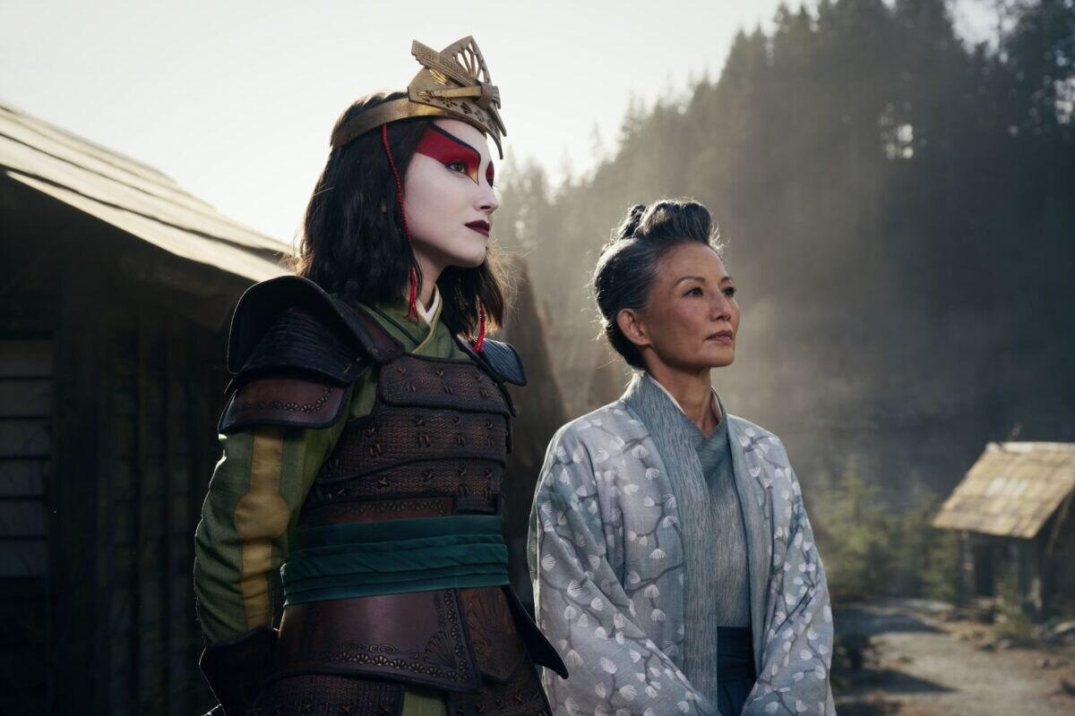 Maria Zhang jako Suki a Tamlyn Tomita jako Yukari v seriálu Avatar: Legenda o Aangovi.