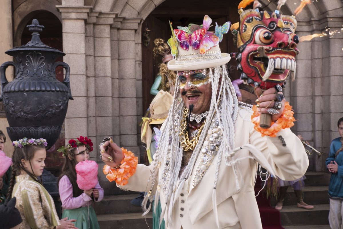 Perinbaba a dva světy