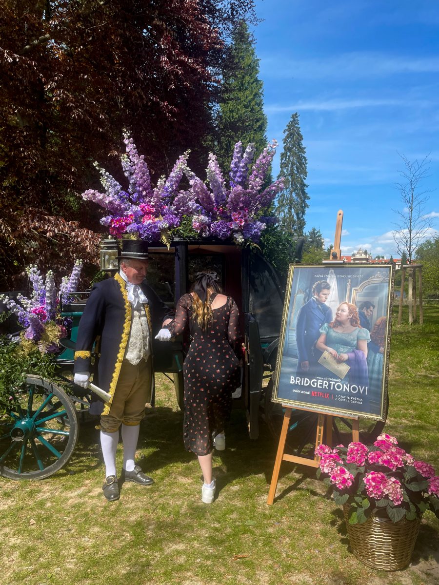 Bridgertonovi v Průhonickém parku v Praze