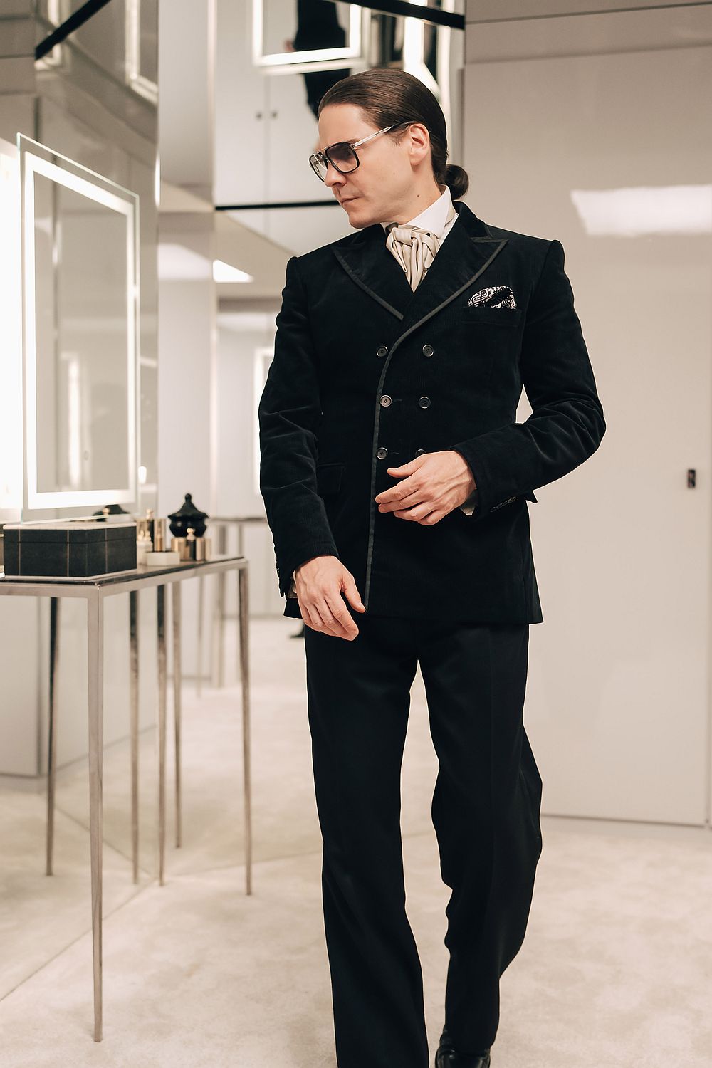 Becoming Karl Lagerfeld (Daniel Brühl)