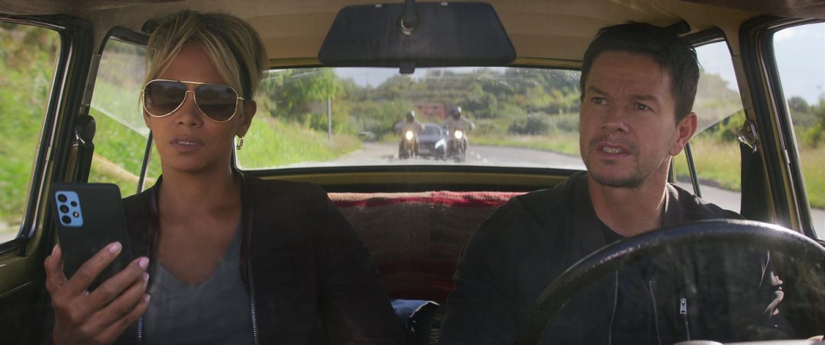 Akční film s Halle Berry a Markem Wahlbergem se řítí na Netflix. Ještě nevyšel a diváci už jsou z něj nadšení přejí si pokračování 