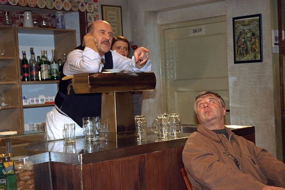 Kvíz: Dokážete přiřadit záběry k českým seriálům z 90. let, které bavily celé rodiny?