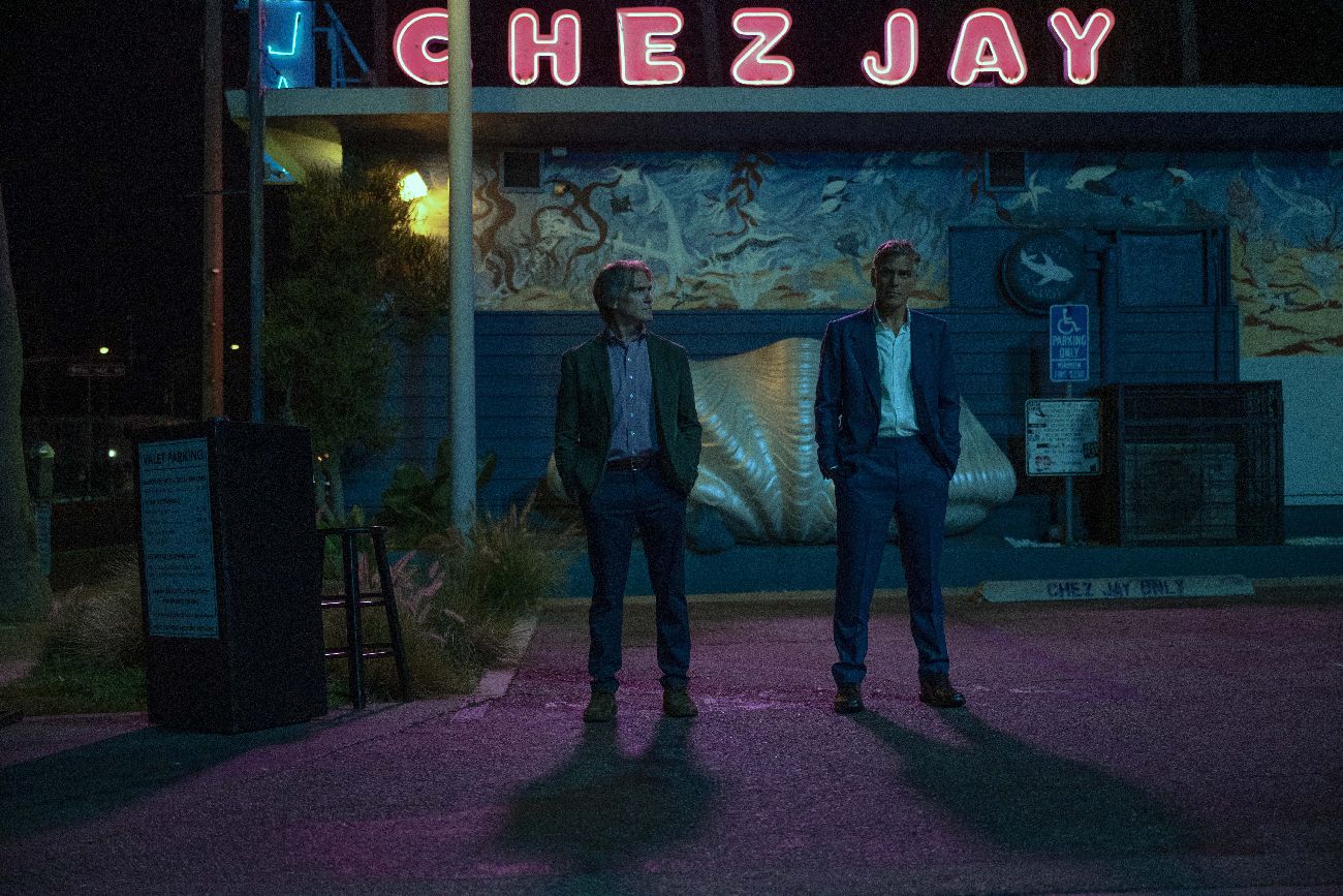Billy Crudup as Timothy and George Clooney as Jay Kelly in Jay Kelly.