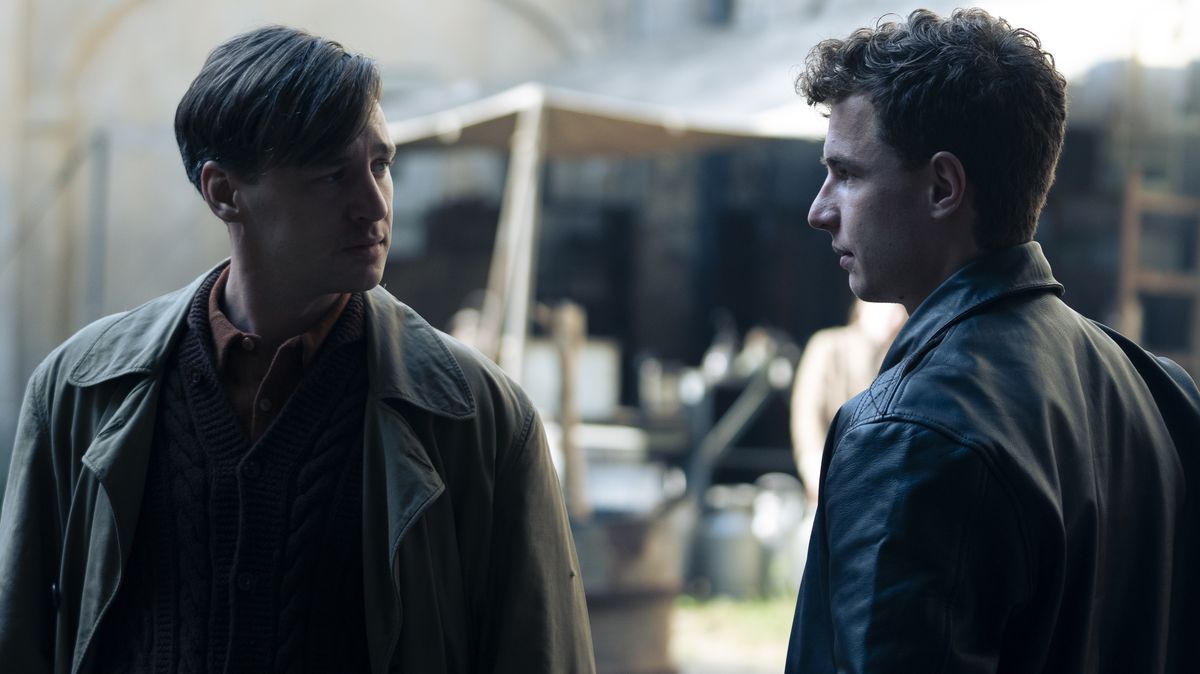 Jan Nedbal a Oskar Hes v seriálu Král Šumavy. 