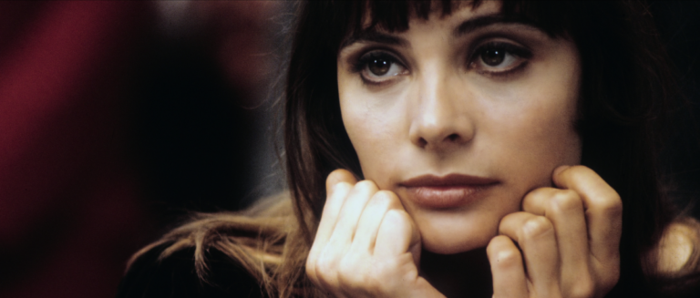 Známá herečka tragicky zemřela rukou rockového zpěváka, který dál pokračoval ve své kariéře. Skutečný případ nyní přiblíží Netflix