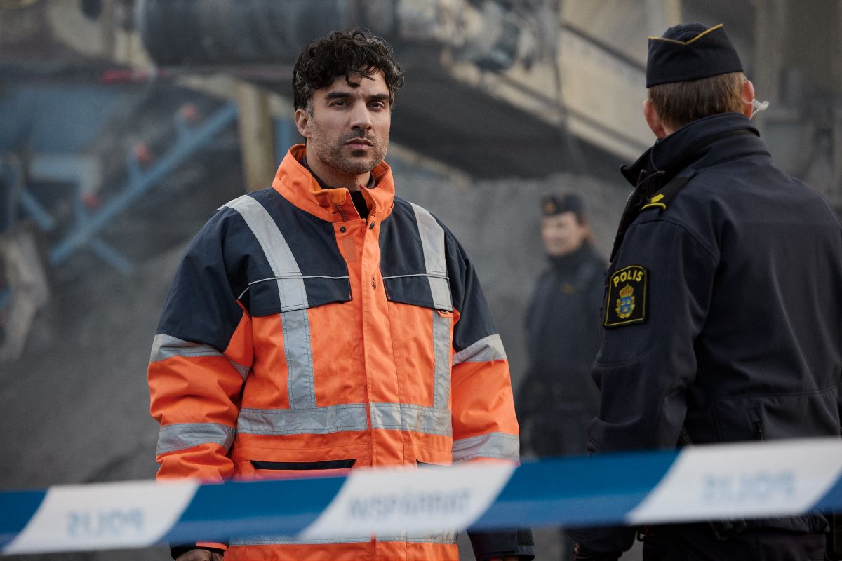 Pod skleněnou kupolí (The Glass Dome)