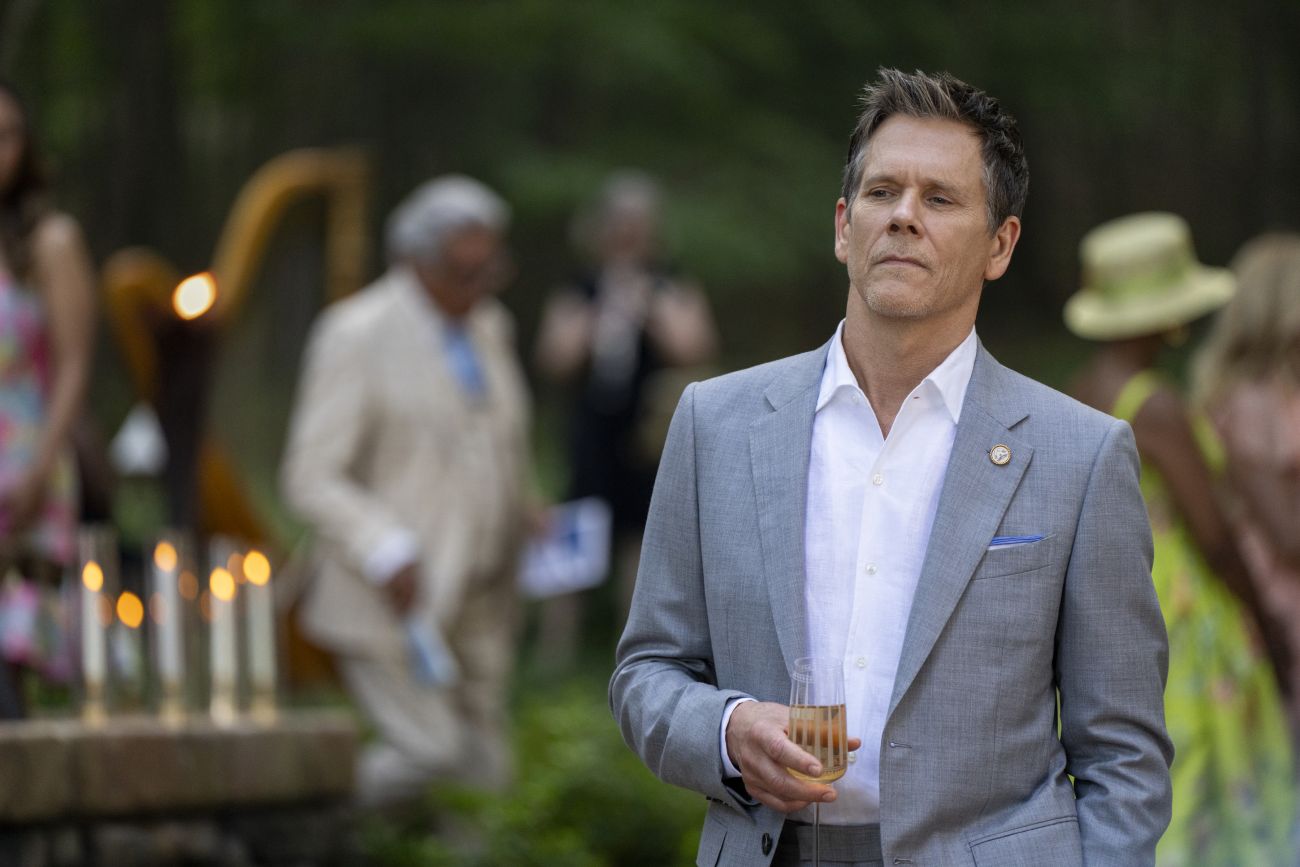 Sirens. Kevin Bacon as Peter Kell