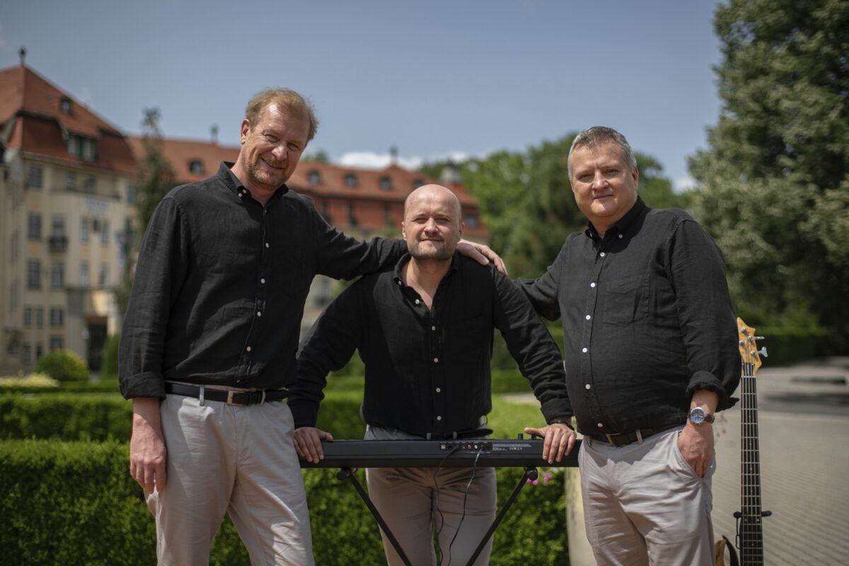 Šviháci - Dan, Filip a Ondřej, které hrají Martin Pechlát, Daniel Fischer a Tomáš Jeřábek 