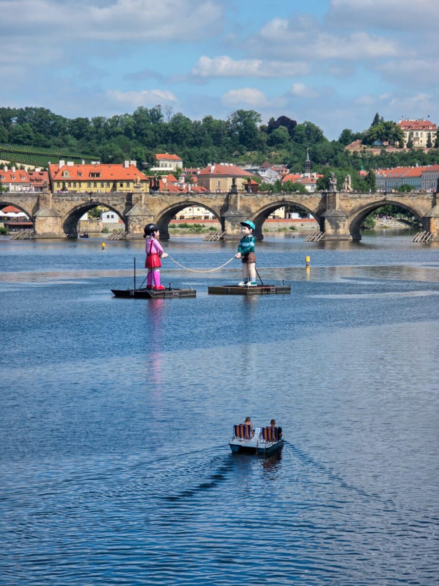 Young-hee a Chul-su, Squid Game 3 in Prague (Praha)