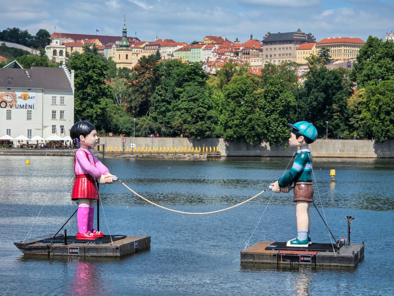 Young-hee a Chul-su, Squid Game 3 in Prague (Praha)