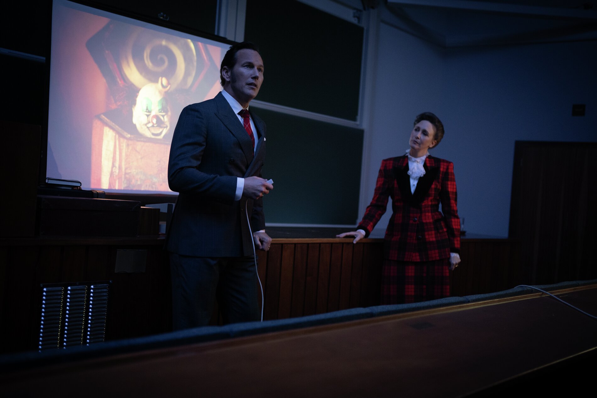 Slavná hororová série končí. V zajetí démonů 4 má znepokojivý trailer. Panenka Annabelle skutečně existuje