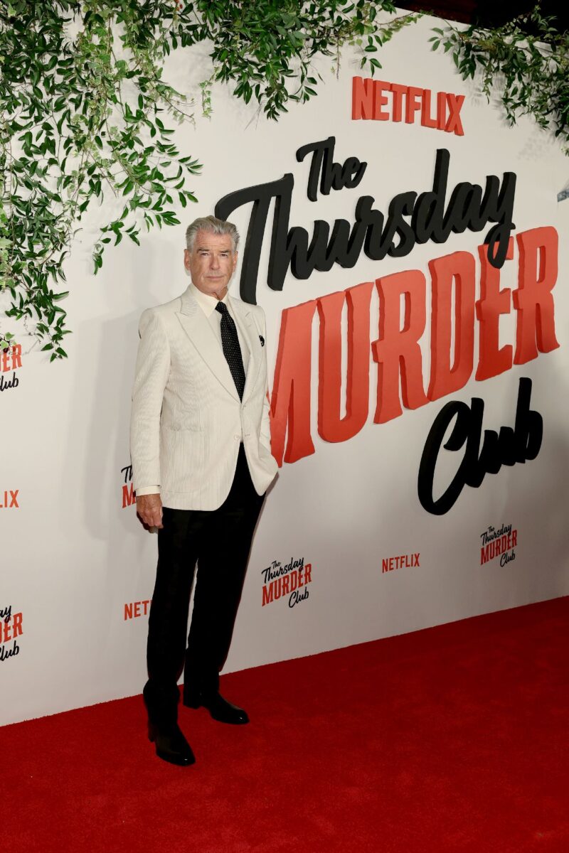 Pierce Brisnan - Premiéra filmu Čtvrteční klub amatérských detektivů (The Thursday Murder Club)