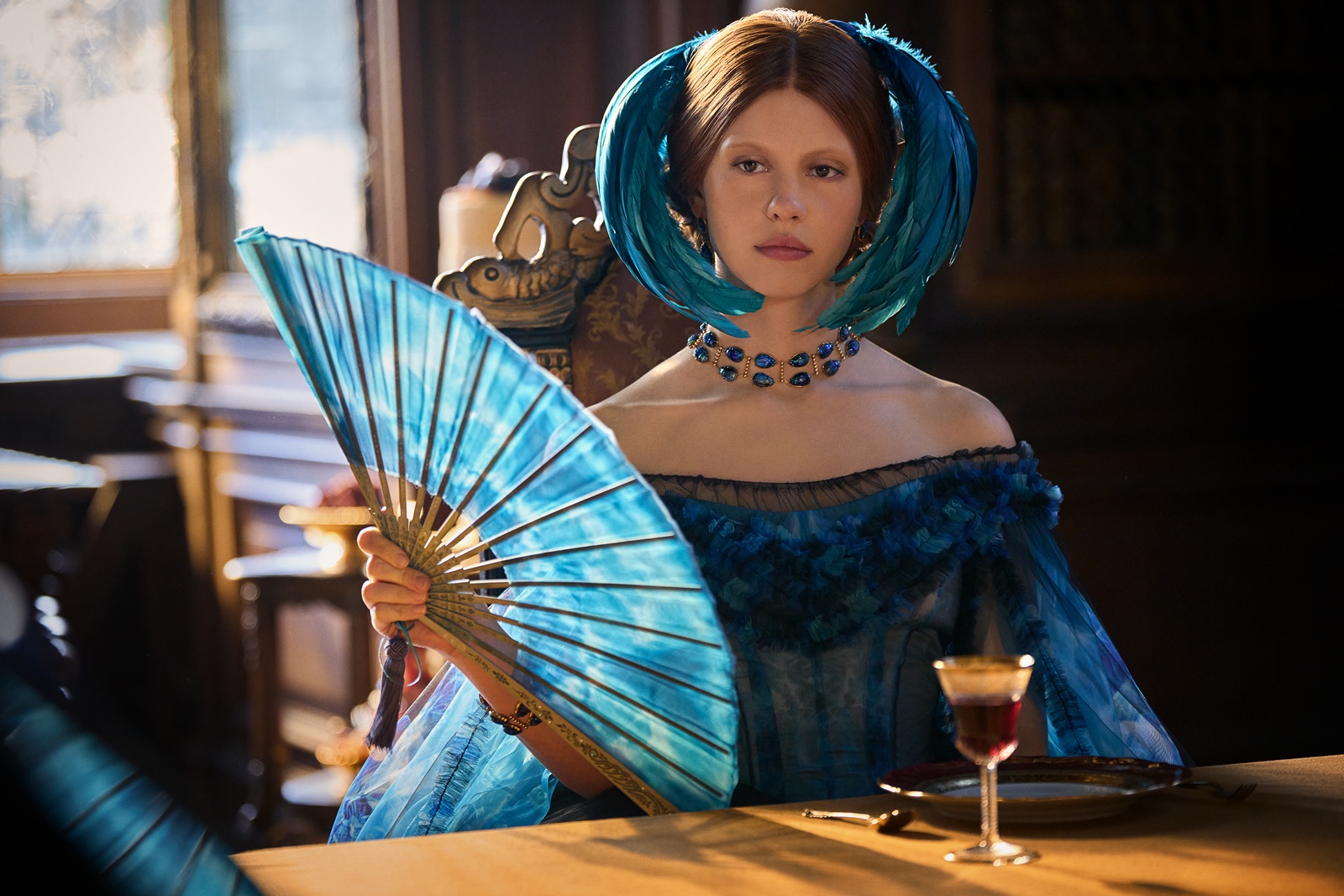 Frankenstein (Mia Goth)
