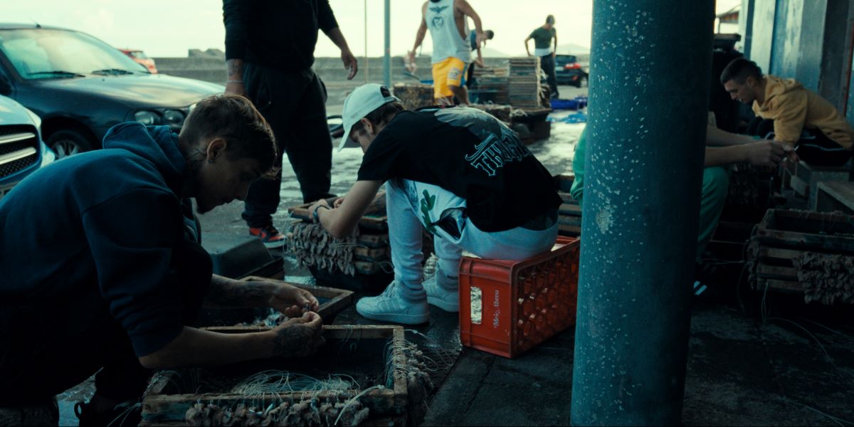 Bílá vlna: Neuvěřitelný příběh z Rabo de Peixe (Turn of the Tide: The Surreal Story of Rabo de Peixe)