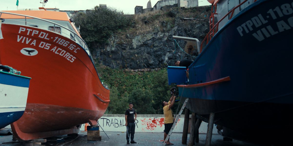 Bílá vlna: Neuvěřitelný příběh z Rabo de Peixe (Turn of the Tide: The Surreal Story of Rabo de Peixe)