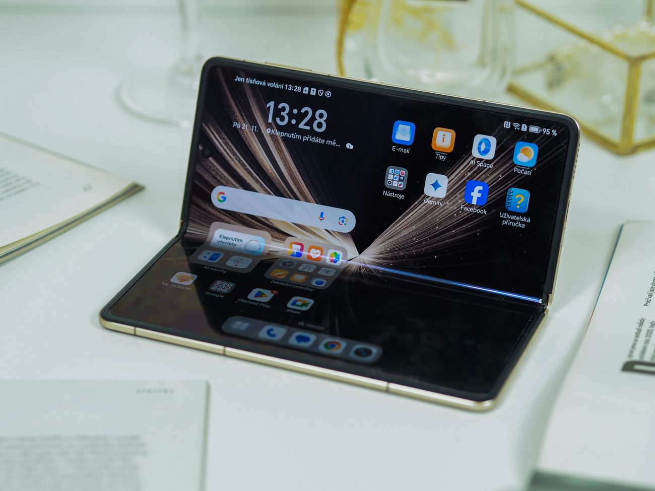 Honor Magic V5