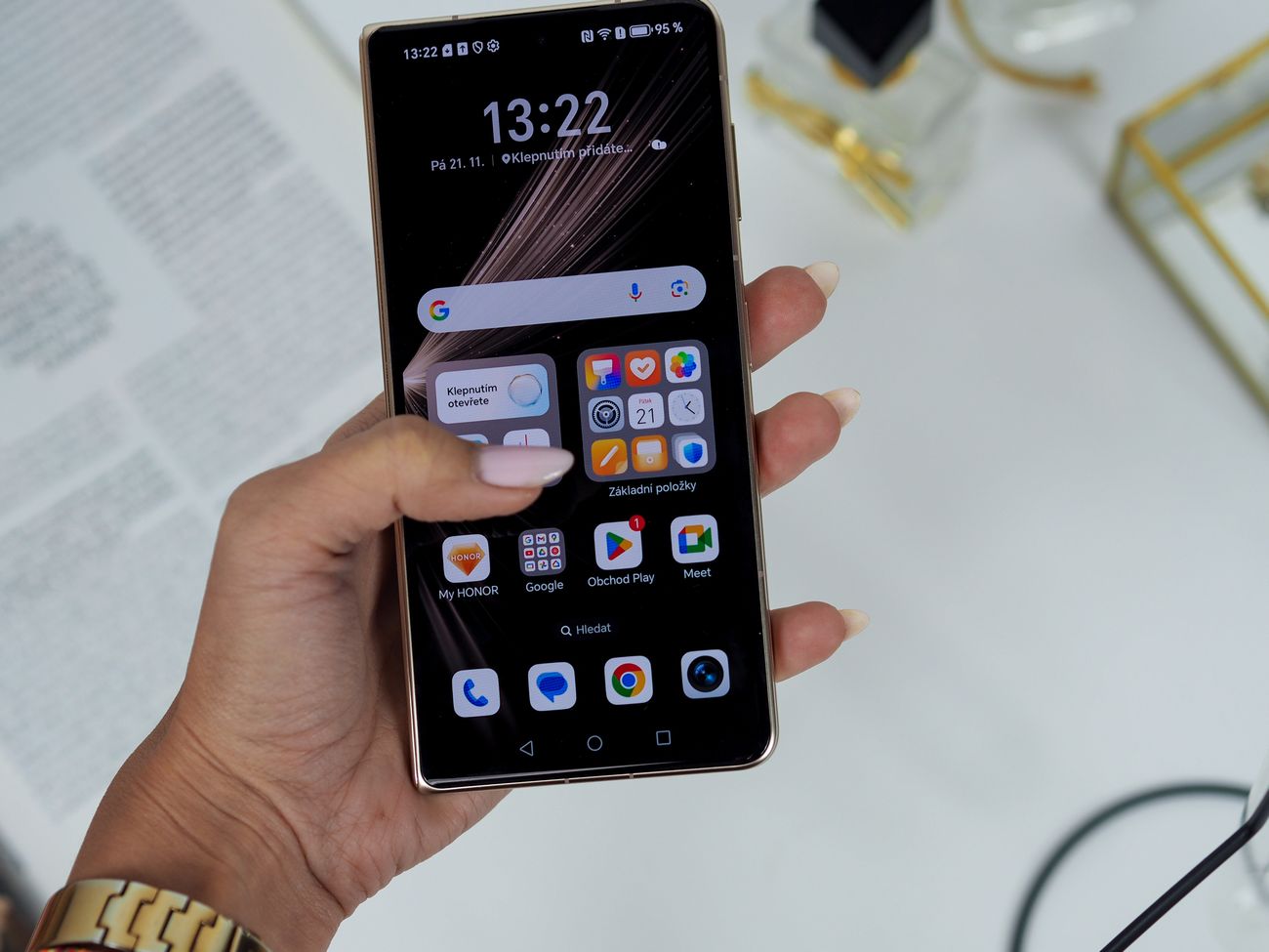 Honor Magic V5