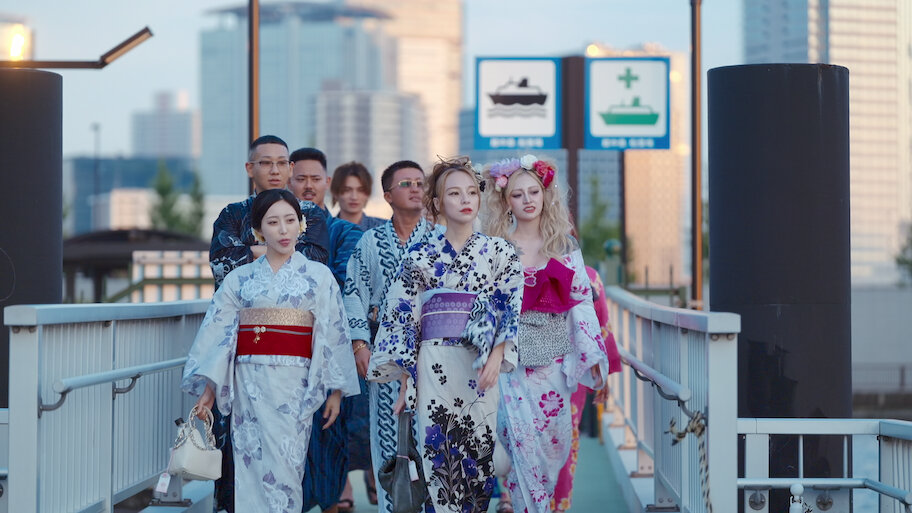 Láska na ostří nože (Badly in love)