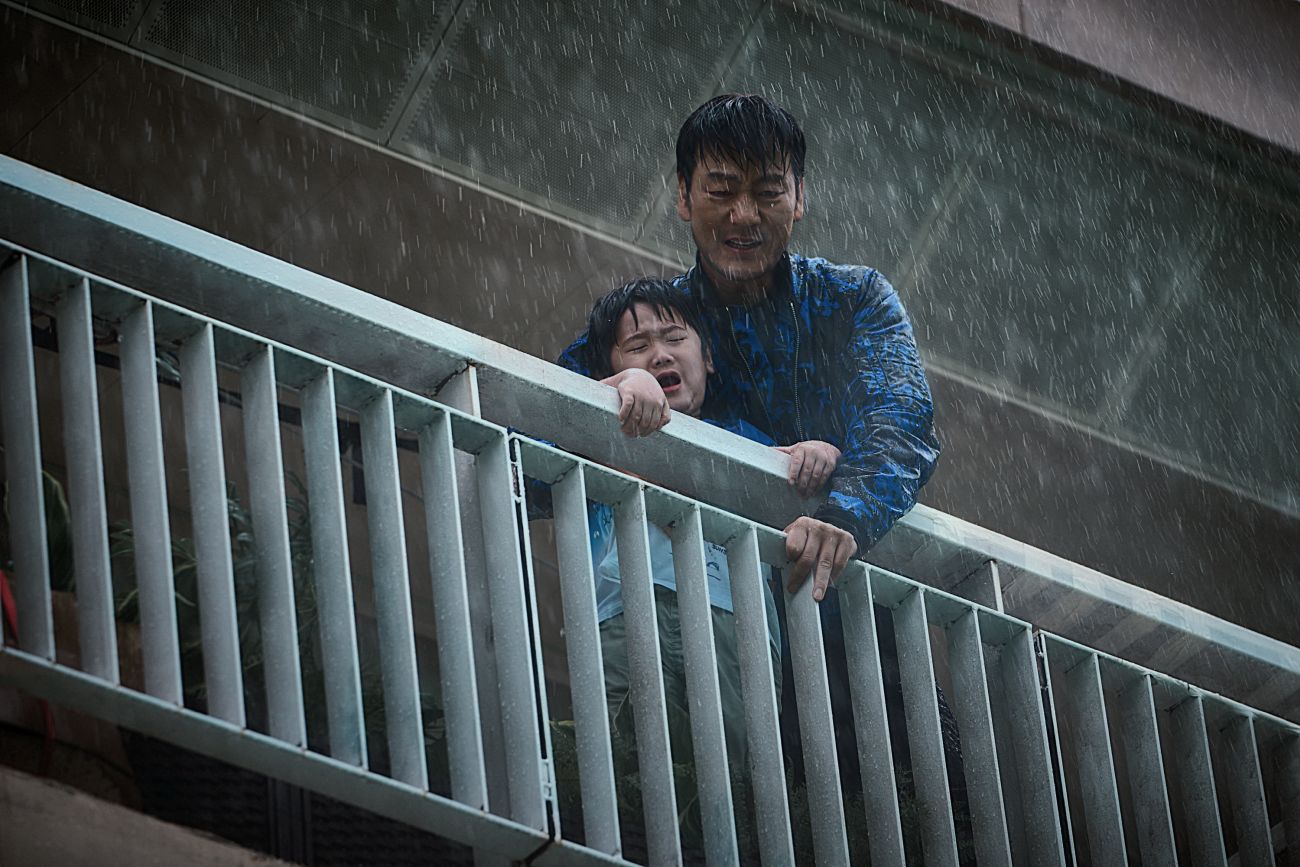 Park Hae-soo as Son Hee-jo in The Great Flood
