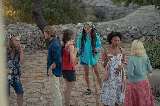 Rozhovory s přáteli (2022).