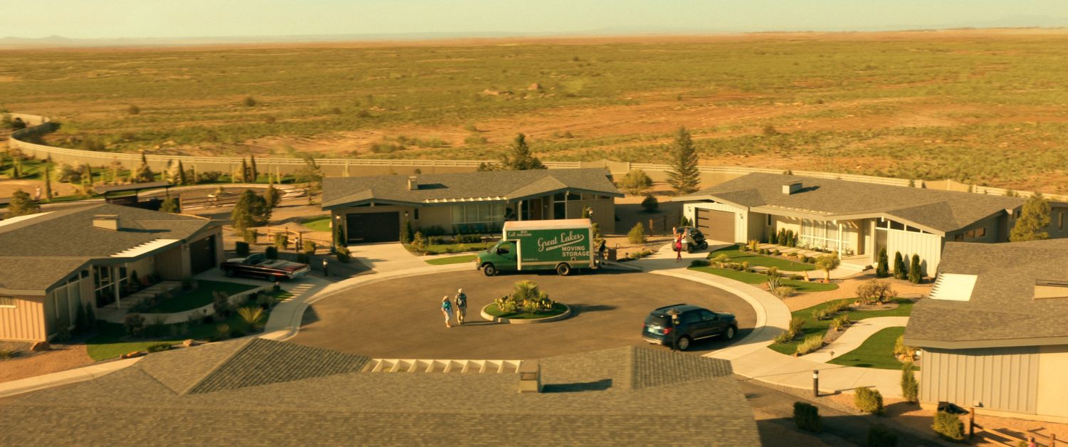 Důchodová idylka se změnila v jatka: Nový sci-fi horor od tvůrců Stranger Things vás donutí bát se o vlastní prarodiče