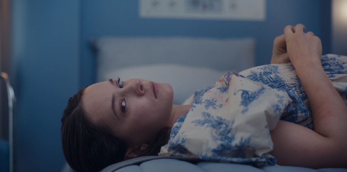 Cailee Spaeny jako Ashley Miller ve druhé řadě seriálu Beef.