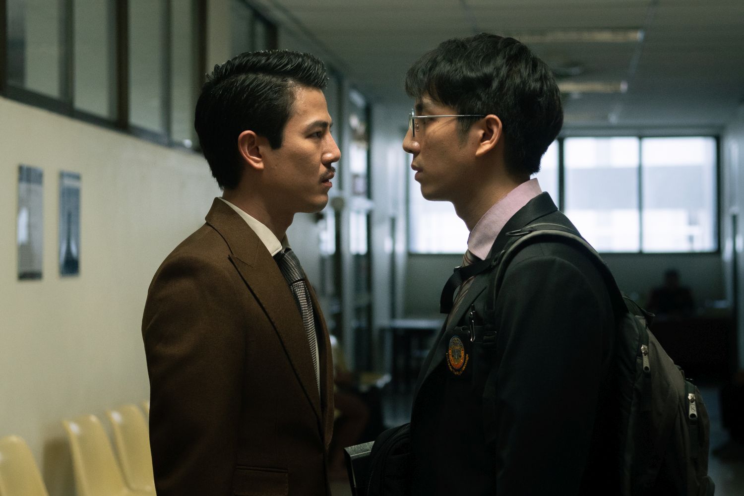 Chtěl bránit slabé, teď ho zkorumpovaný systém hodil přes palubu. Na Netflix míří mrazivý thriller, kde se spravedlnost kupuje