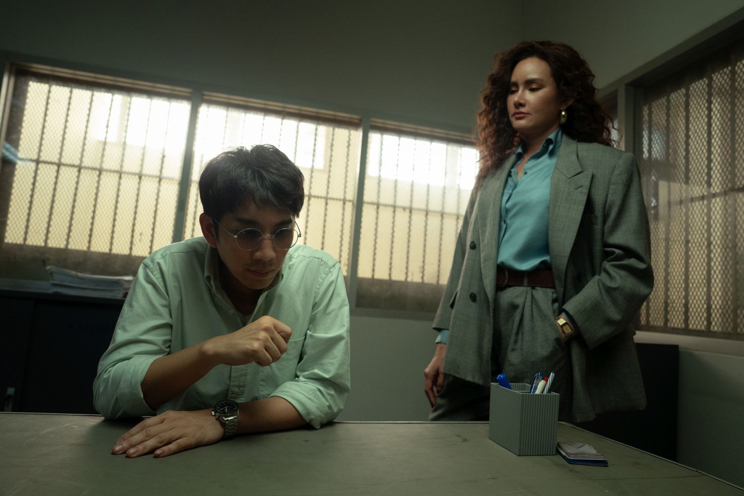 Chtěl bránit slabé, teď ho zkorumpovaný systém hodil přes palubu. Na Netflix míří mrazivý thriller, kde se spravedlnost kupuje