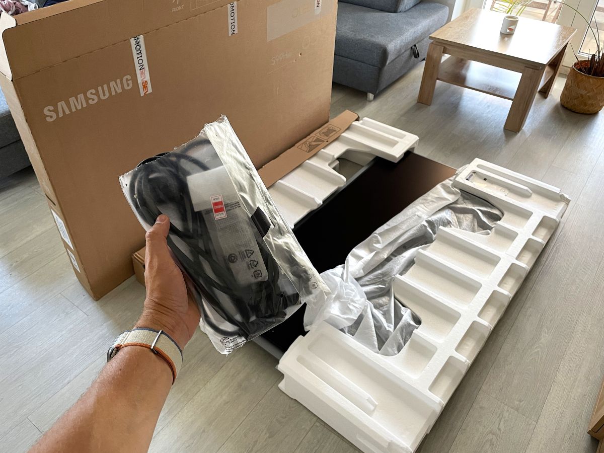 Televize Samsung OLED S99H