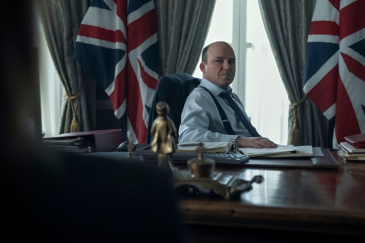 Diplomatické vztahy (The Diplomat)