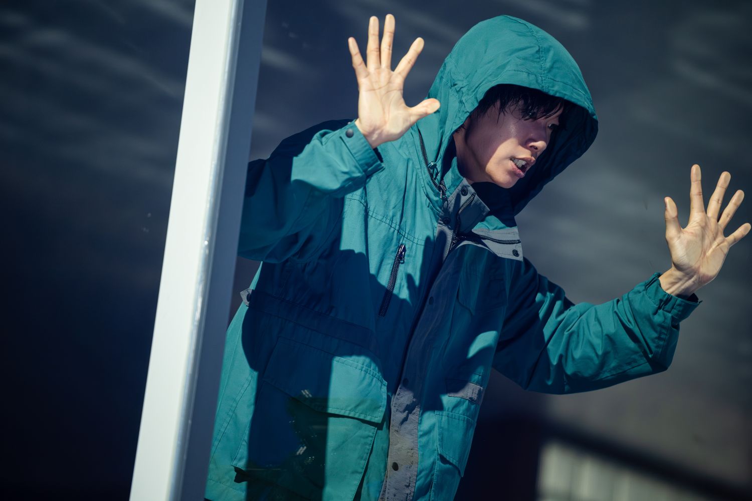 Snědla jeho nehty a vzala si jeho tvář. Na Netflix míří mrazivý thriller o zrůdě, co krade lidské životy