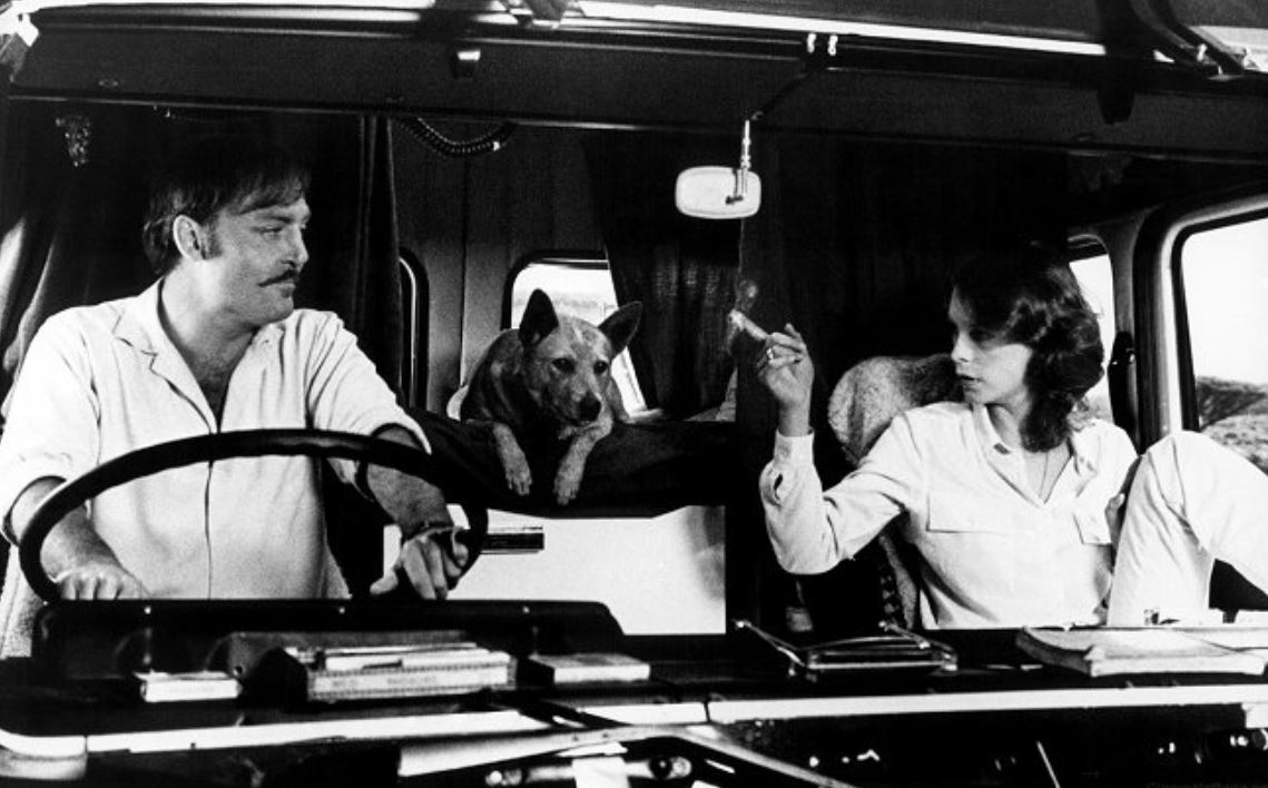 Jamie Lee Curtis a Stacy Keach ve filmu Hry na cestě