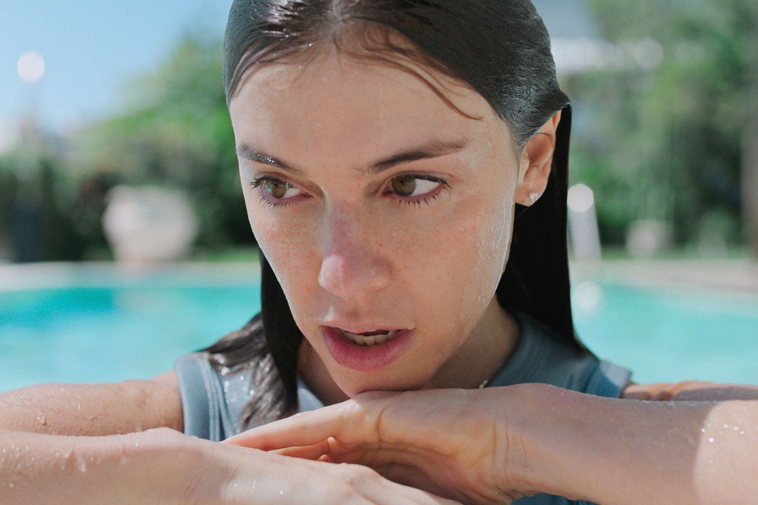 Slibovala zázračnou pomoc nemocné dceři. Ve skutečnosti měla úplně jiné úmysly. Netflix uvede nový thriller