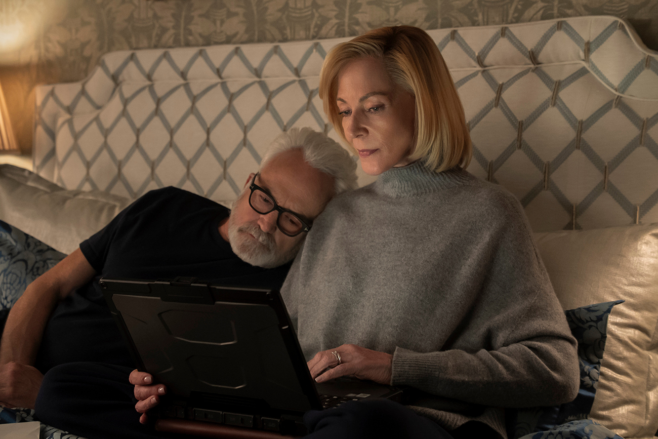 Bradley Whitford a Allison Janney v seriálu Diplomatické vztahy