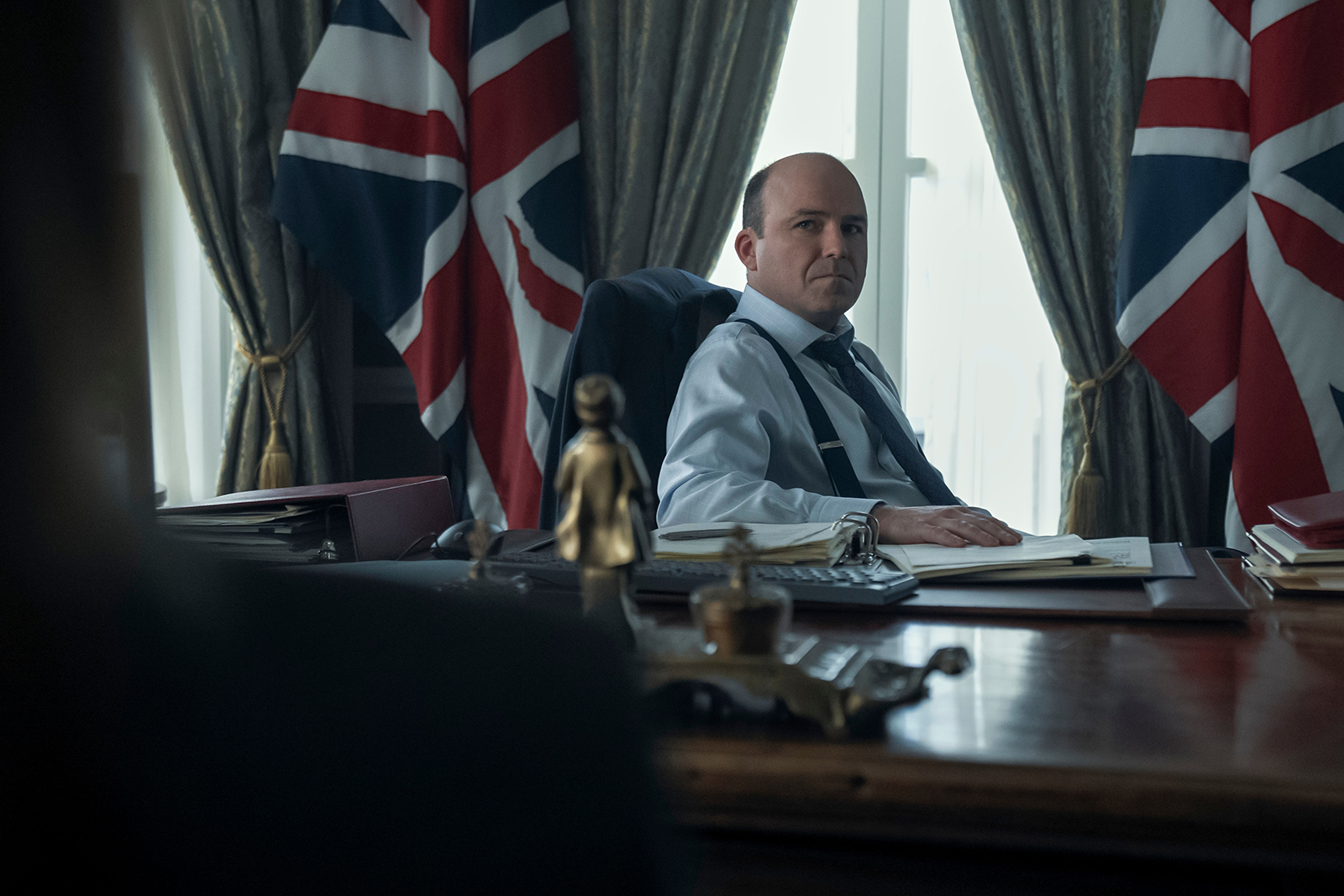 Rory Kinnear v seriálu Diplomatické vztahy