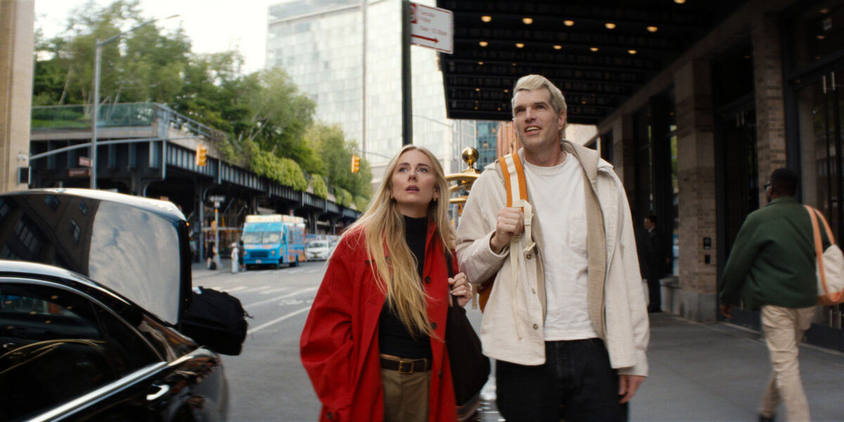 Justine Lupe a Timothy Simons v seriálu Tohle nikdo nechce
