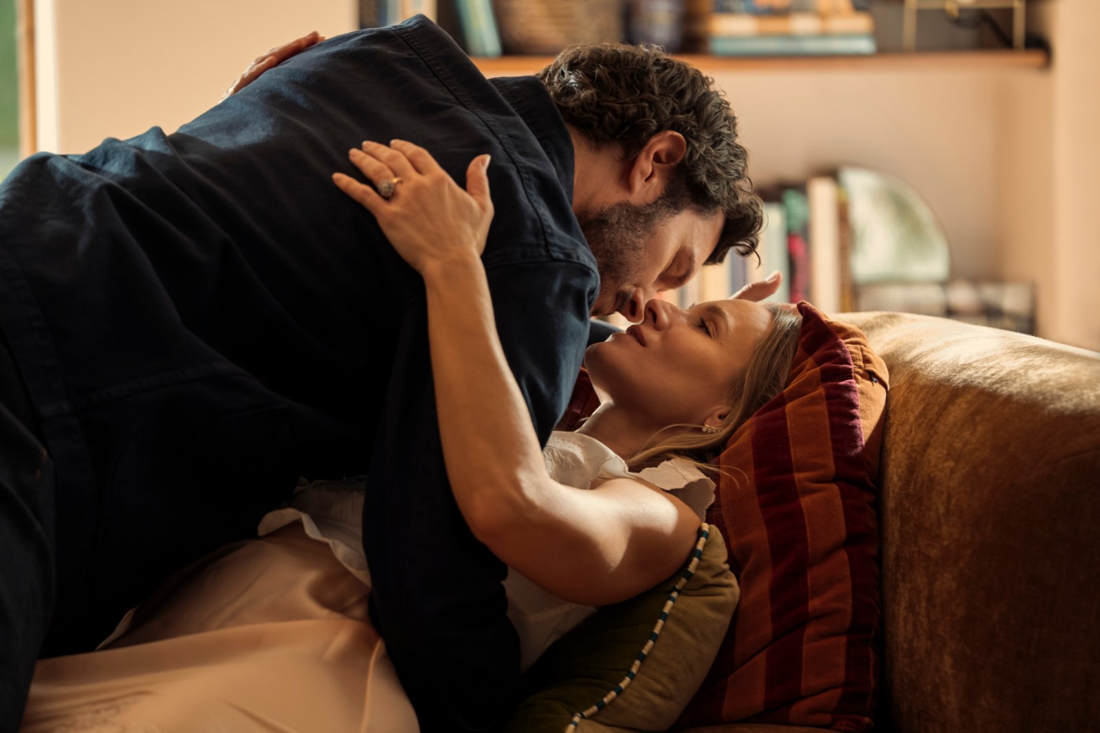 Adam Brody a Kristen Bell v seriálu Tohle nikdo nechce