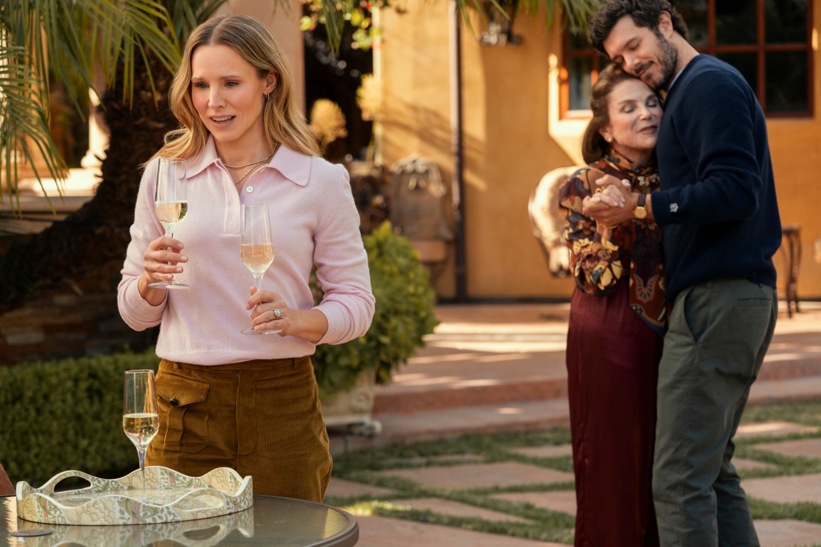 Kristen Bell, Tovah Feldshuh a Adam Brody v seriálu Tohle nikdo nechce