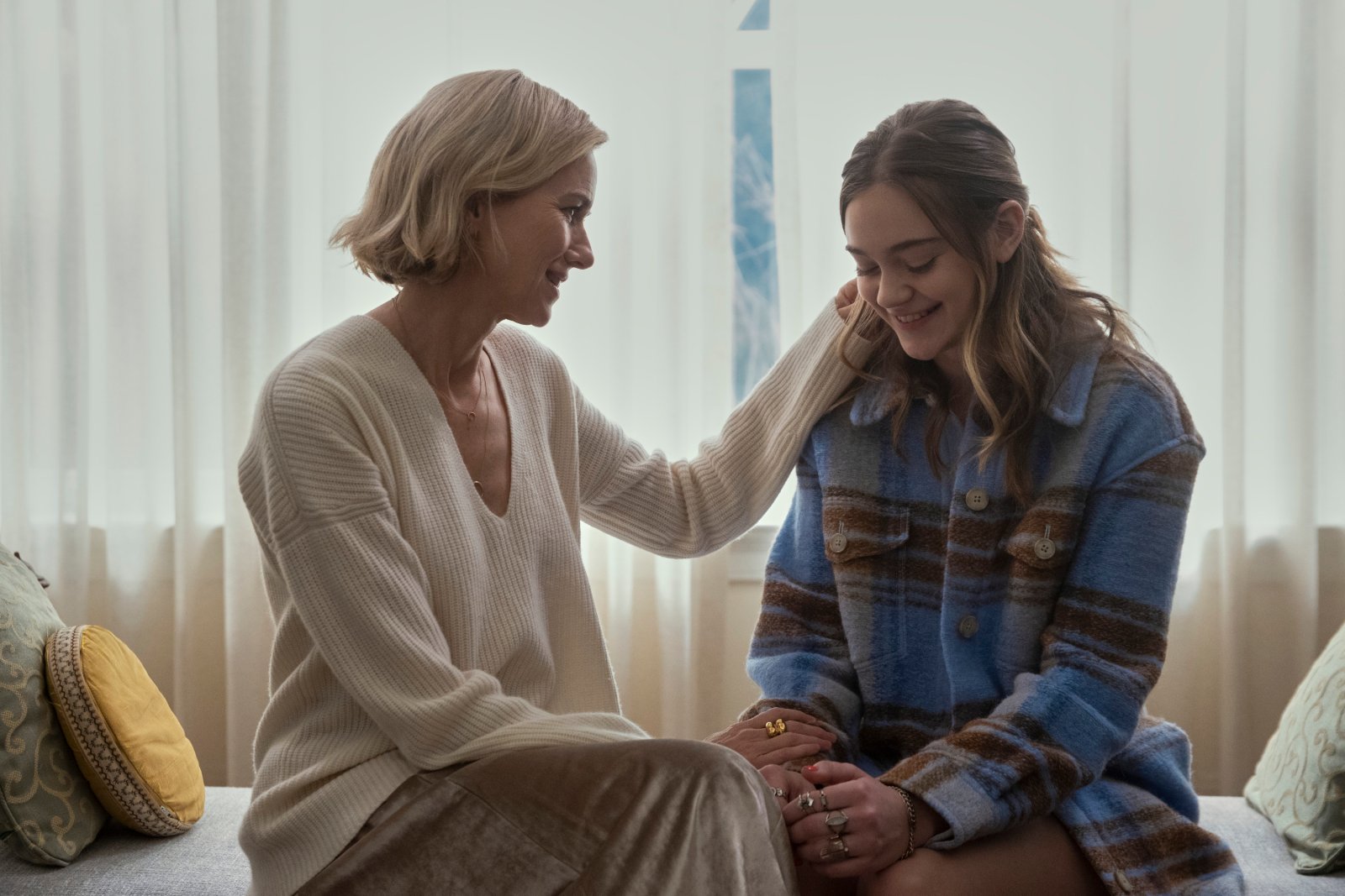 Isabel Gravitt a Naomi Watts v seriálu Vidím vás (The Watcher)