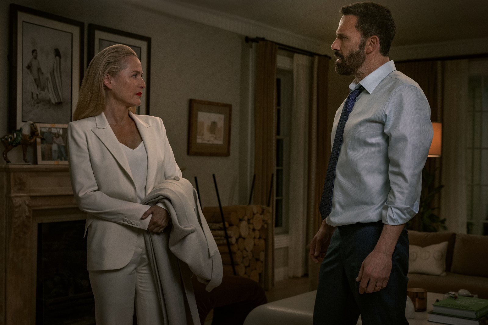 Gillian Anderson a Ben Affleck ve filmu Zvířata